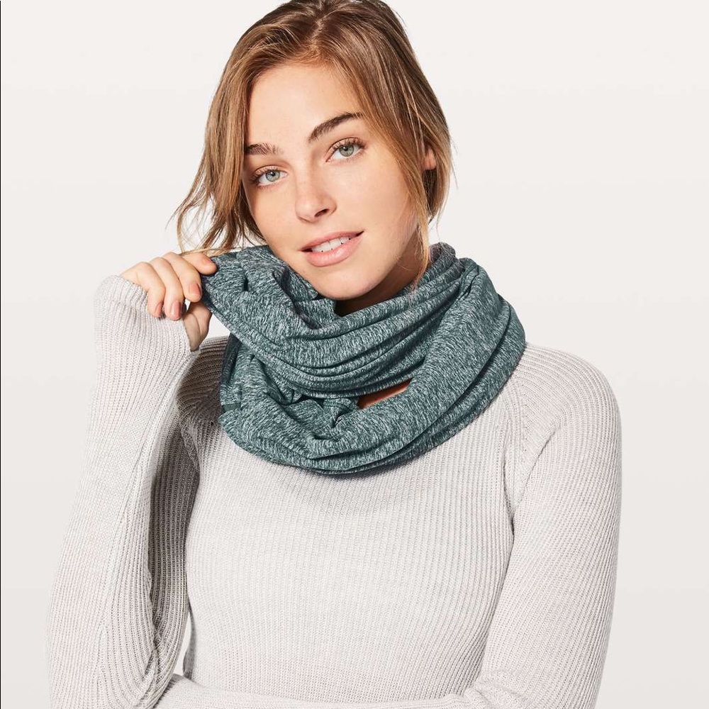 Lululemon vinyasa scarf